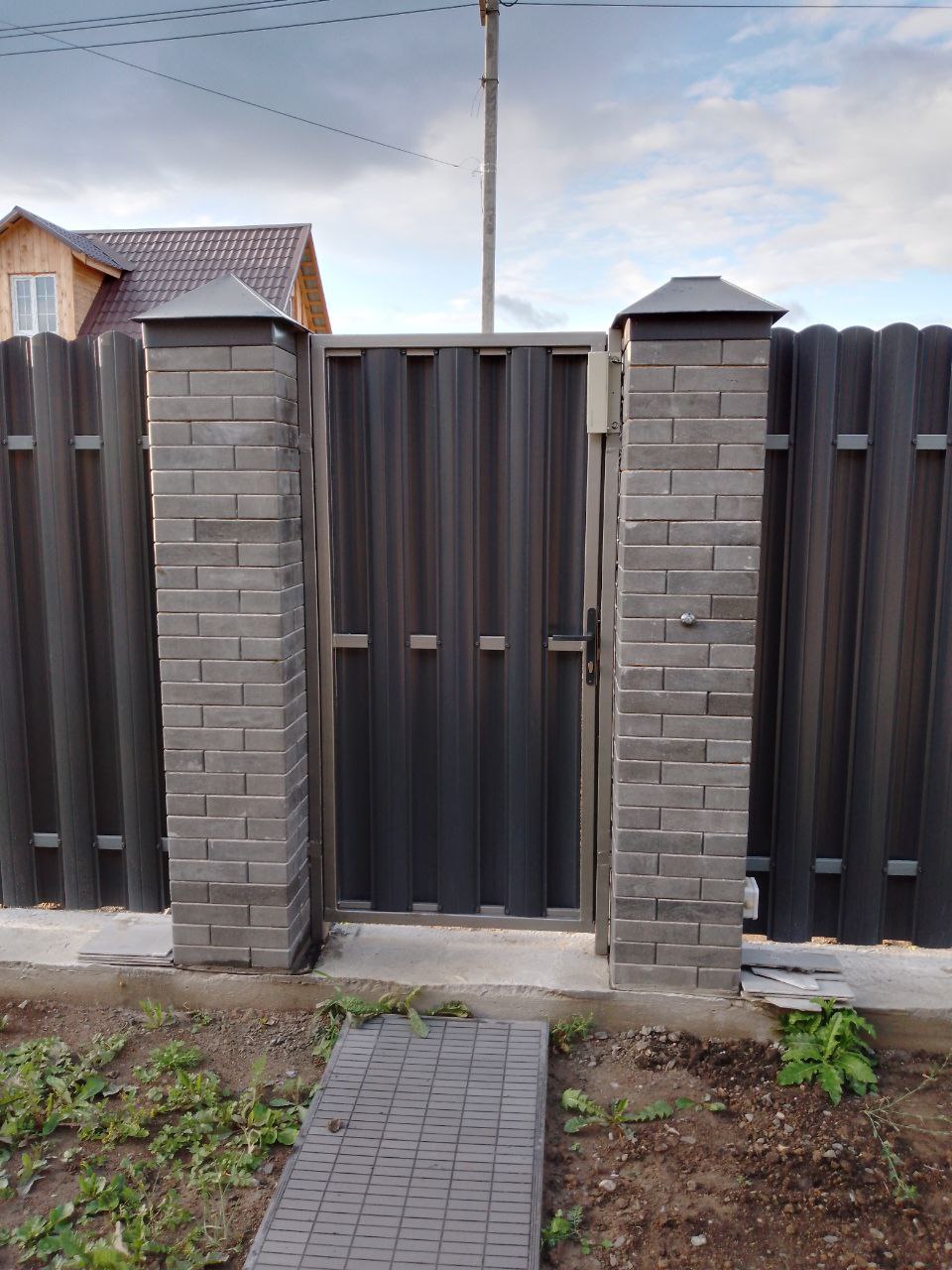 Металлическая калитка